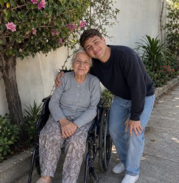 Brinuo sam se o svojoj 90-godišnjoj susjedi jer mi je obećala da ću naslijediti sve što posjeduje. Kad je umrla, nije mi ostavila NIŠTA. Ali sljedećeg jutra njezin odvjetnik pokucao je na moja vrata i rekao: “Ostavila vam je jednu stvar.”